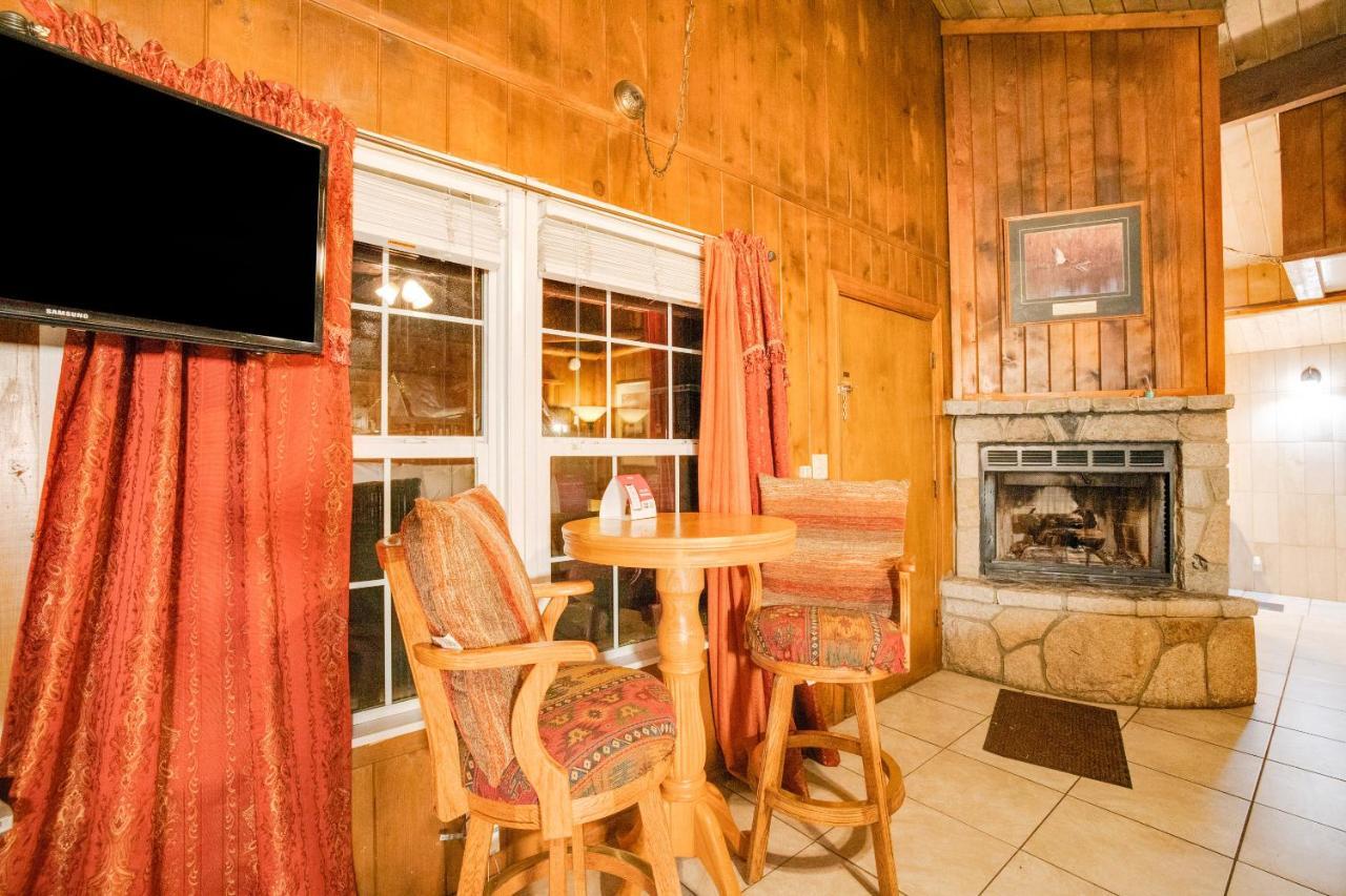 Arrowhead Tree Top Lodge Лейк-Эрроухед Экстерьер фото