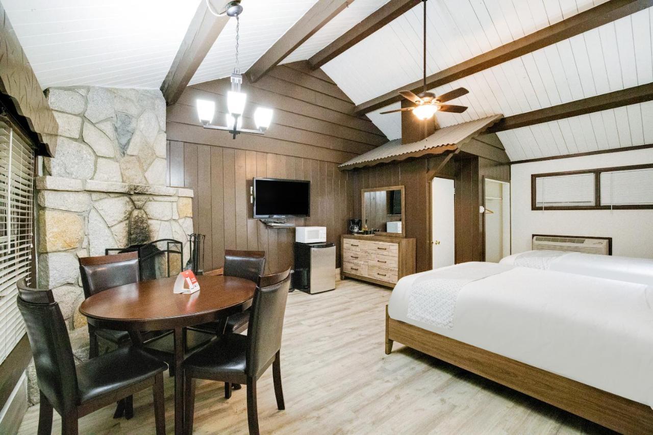 Arrowhead Tree Top Lodge Лейк-Эрроухед Экстерьер фото